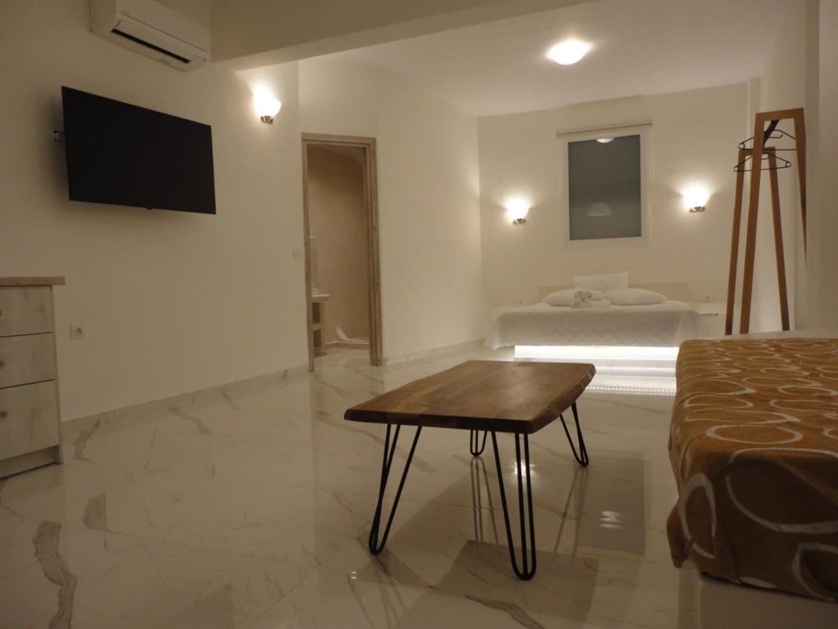 Triena Apartments Φηρά Εξωτερικό φωτογραφία