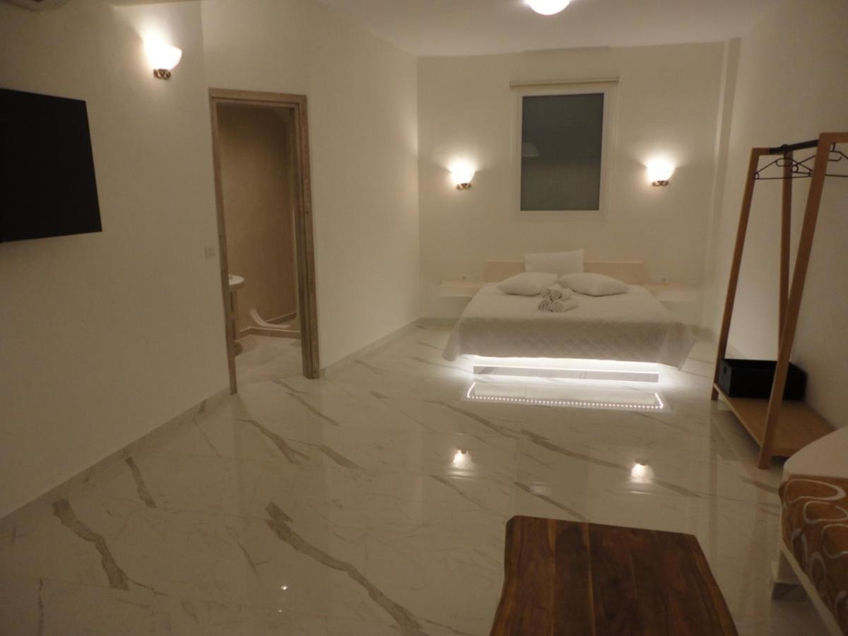 Triena Apartments Φηρά Εξωτερικό φωτογραφία