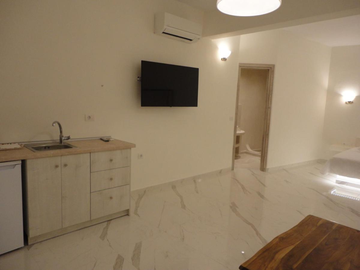 Triena Apartments Φηρά Εξωτερικό φωτογραφία
